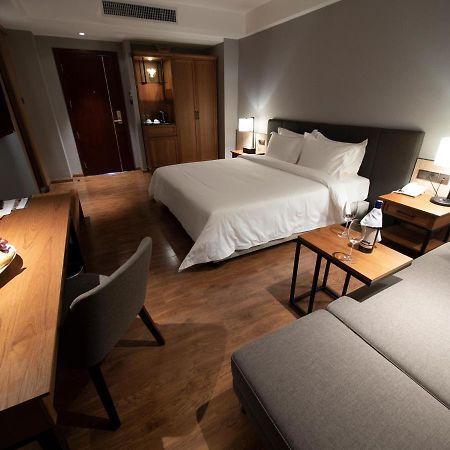 Prince Hotel يانغون المظهر الخارجي الصورة